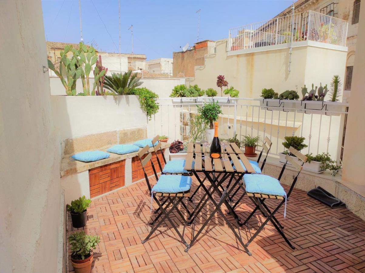 Suite Bagnara- Ortigia Holidays Сиракуза Екстериор снимка