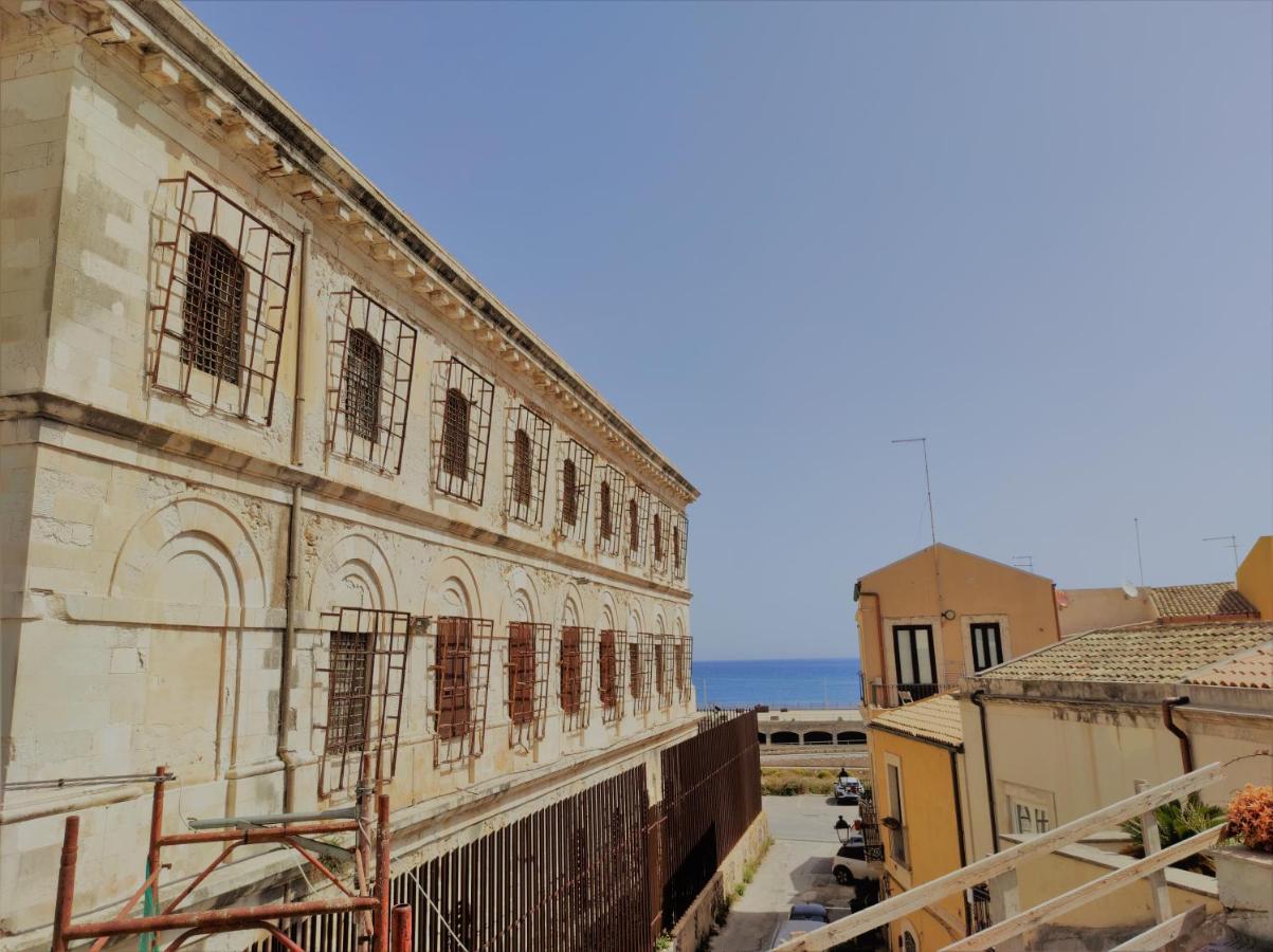 Suite Bagnara- Ortigia Holidays Сиракуза Екстериор снимка